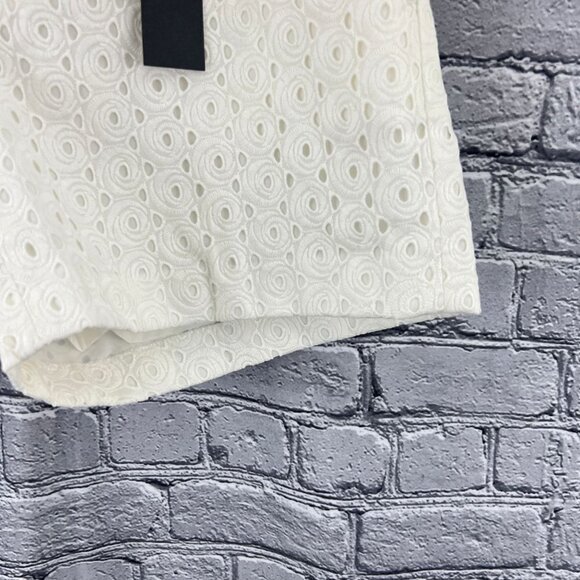 Banana Republic Islet Hampton White 5" inseam Shorts NWT Size 2 - Picture 3 of 8